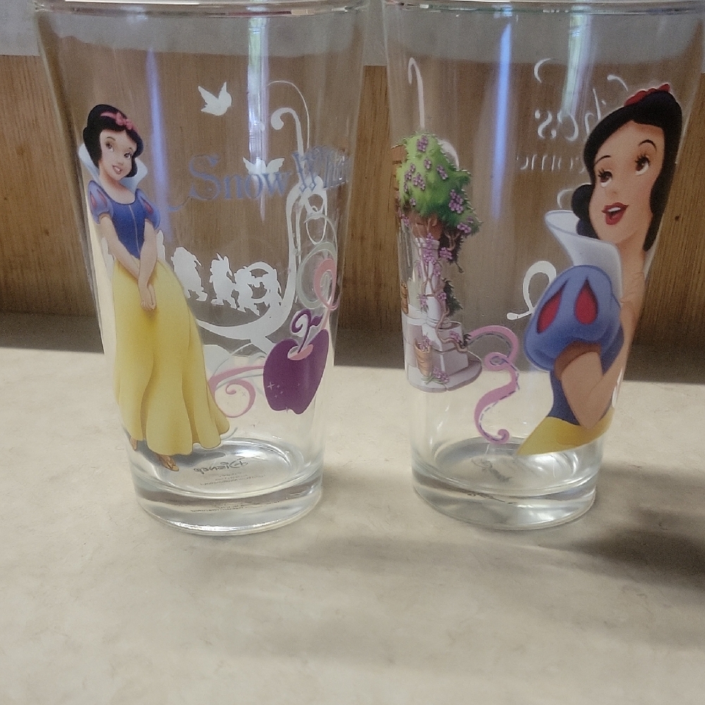 Disney Snow White Glass 16 Oz Tumbler Set Of 2. ICONIC and Desirable.